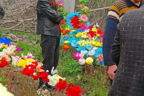 清明节上坟动土 清明节上坟动土