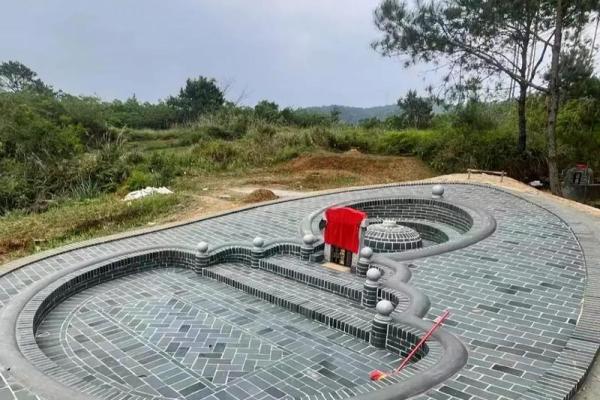 动土修坟 动土修坟