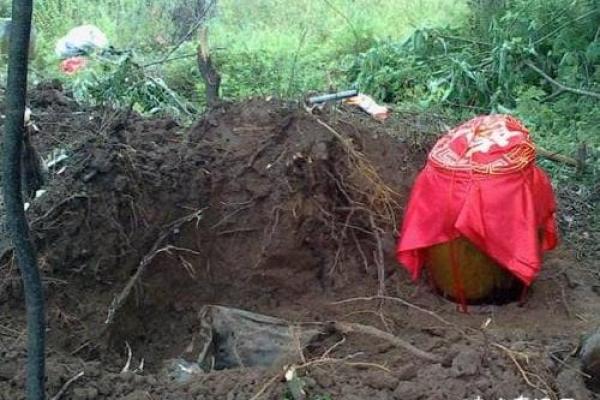 上坟动土有什么讲究(上坟算动土吗) 上坟动土有什么讲究(上坟算动土吗)