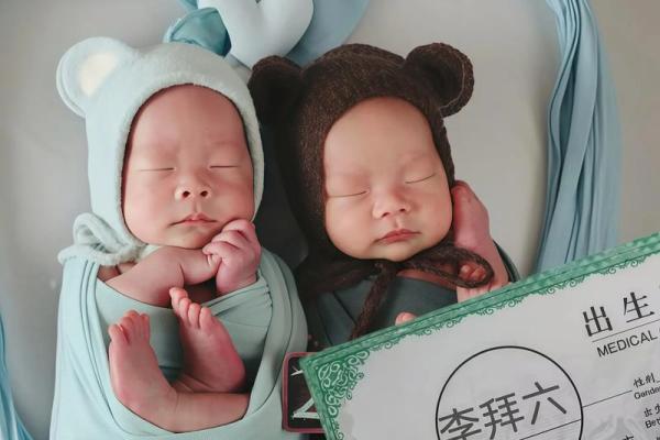 给双胞胎兄弟和姐妹取名字的方法有哪些-姓名学-华易网姓名 给双胞胎兄弟和姐妹取名字的方法有哪些-姓名学-华易网姓名